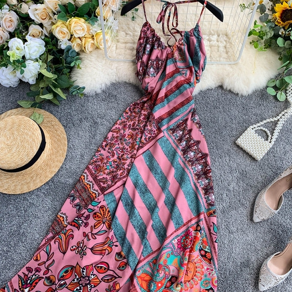 Цветна дамска дълга рокля с тънки презрамки