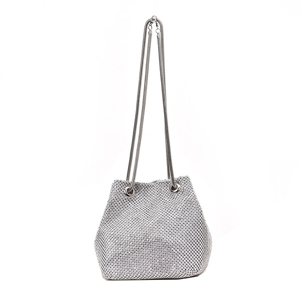 Napi női táska fémlánccal, három színben