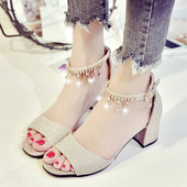 Pantofi moderni de dama cu toc in doua culori cu un element stralucitor