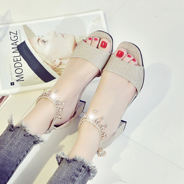 Pantofi moderni de dama cu toc in doua culori cu un element stralucitor