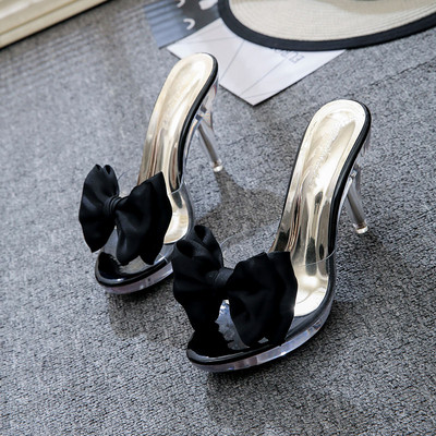 Modern női magas sarkú papucs három színben, szalaggal