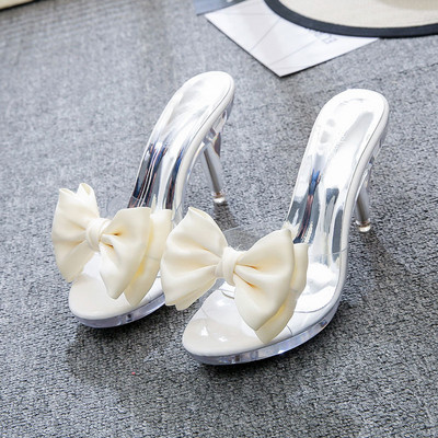 Modern női magas sarkú papucs három színben, szalaggal