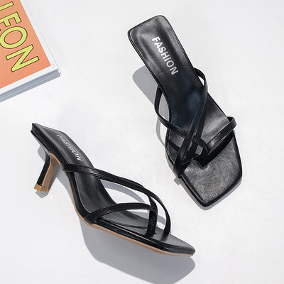 Κομψές γυναικείες παντόφλες με ψηλα τακούνια σε κίτρινο και μαύρο χρώμα