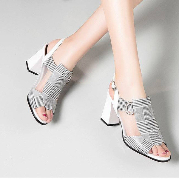 Sandale casual de damă cu toc în două culori - alb și negru