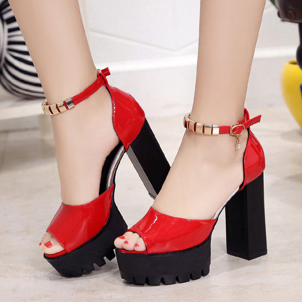 Pantofi de dama extravaganti cu toc in trei culori