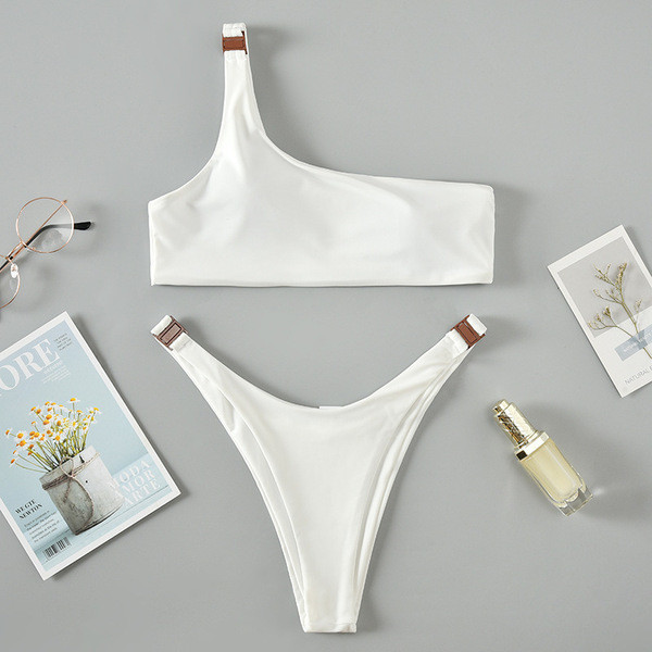 Стилен бански костюм от две части с метални елементи в четири цвята