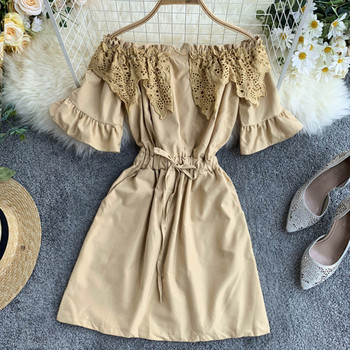 Дамска рокля с голи рамене и дантела в три цвята