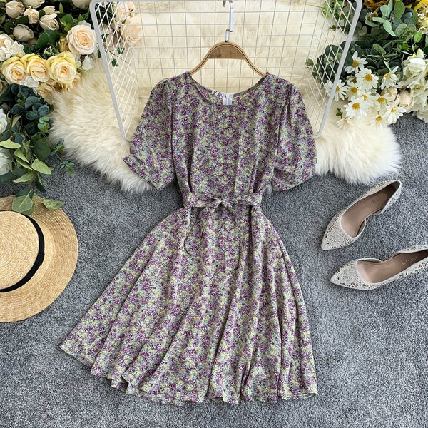 Дамска рокля с колан и флорален мотив в три цвята