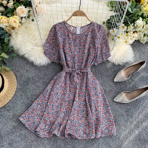 Дамска рокля с колан и флорален мотив в три цвята