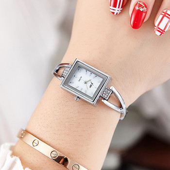 Модерен дамски часовник в златист и сребрист цвят