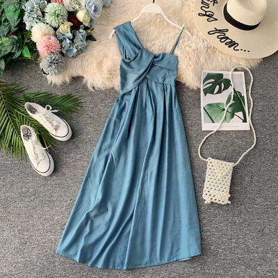 Стилна дълга рокля с една презрамка в различни цветове