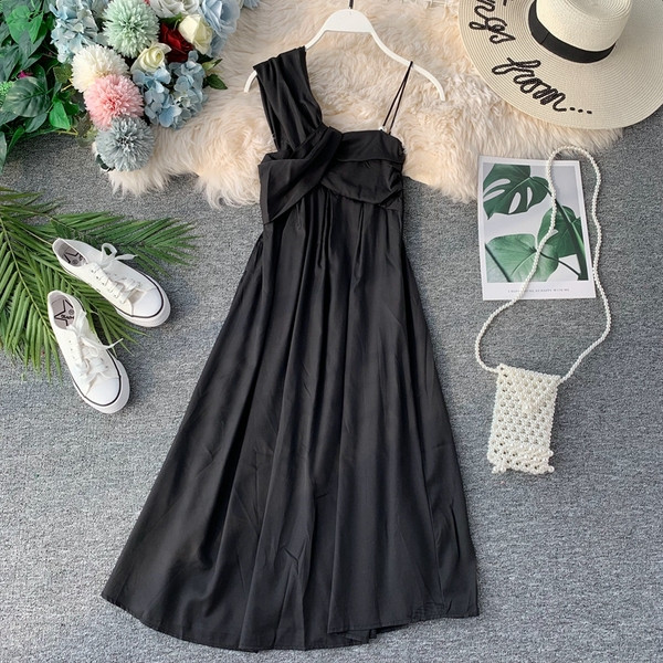 Стилна дълга рокля с една презрамка в различни цветове