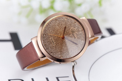 Модерен дамски часовник-в няколко цвята