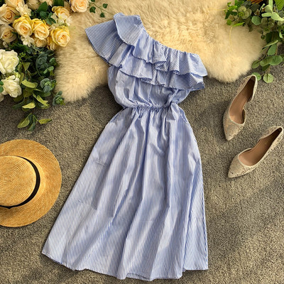 Дамска модерна рокля с една презрамка в четири цвята