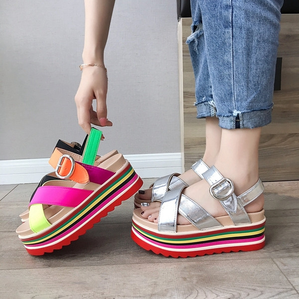 Модерни дамски сандали от еко кожа с платформа в три цвята