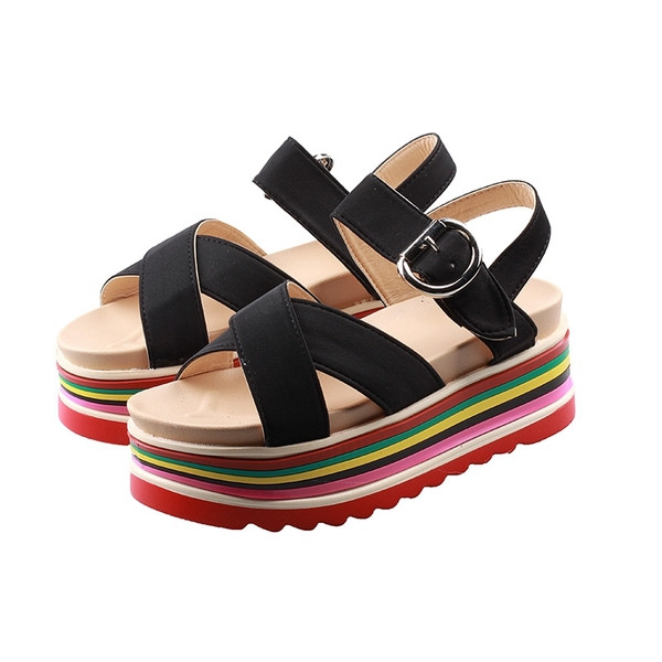 Модерни дамски сандали от еко кожа с платформа в три цвята