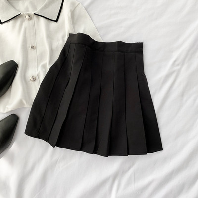 Дамска къса пола в бял и черен цвят