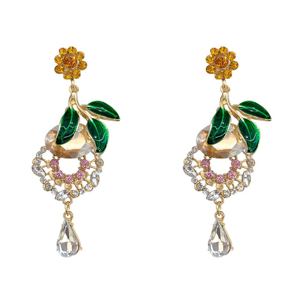 Актуални дамски обеци-с декоративни камъни