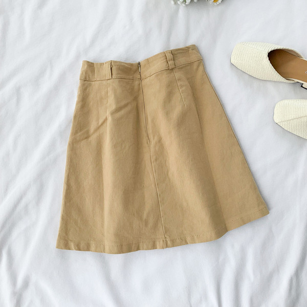 Стилна дамска пола с висока талия и копчета в няколко цвята