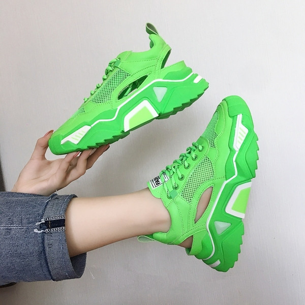 Летни дамски маратонки с висока подметка и изрязани части в три цвята