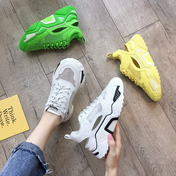 Летни дамски маратонки с висока подметка и изрязани части в три цвята