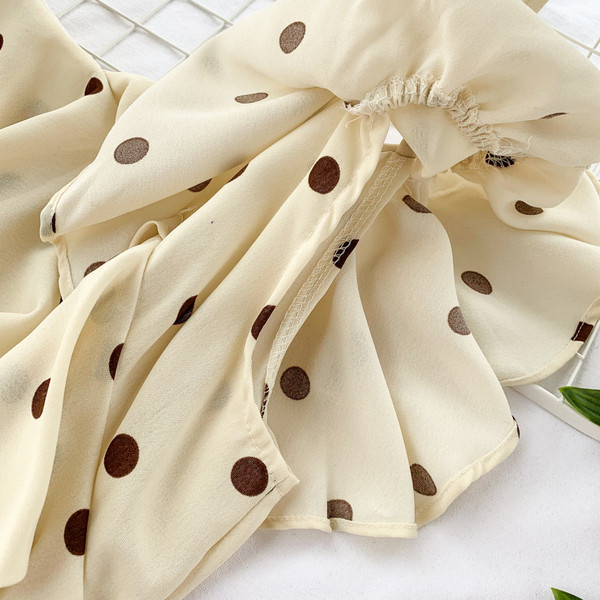 Дамска рокля на точки в два цвята