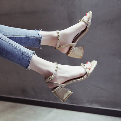 Стилни дамски сандали с дебел ток и метални елементи в няколко цвята