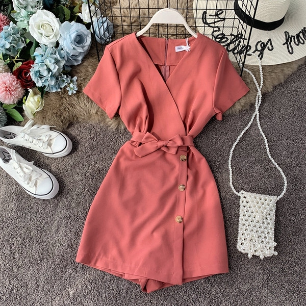 Стилен дамски гащеризон с V-образно деколте и къс ръкав в няколко цвята