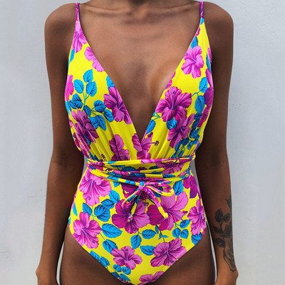 НОВ модел цял бански костюм в няколко цвята с флорален десен и  V-образно деколте