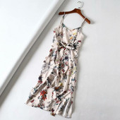 Дамска ежедневна рокля с тънки презрамки и панделка с флорален десен