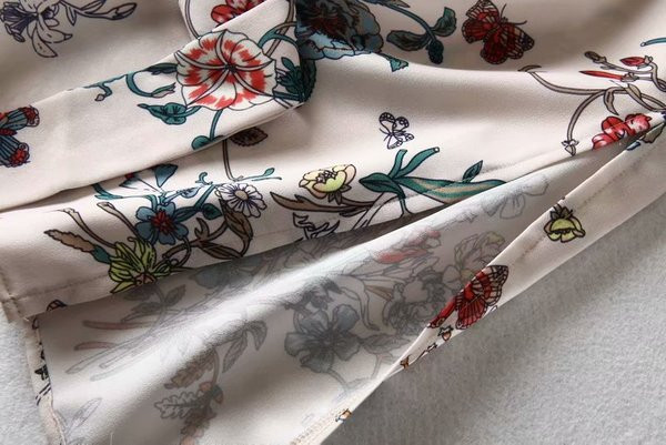 Дамска ежедневна рокля с тънки презрамки и панделка с флорален десен