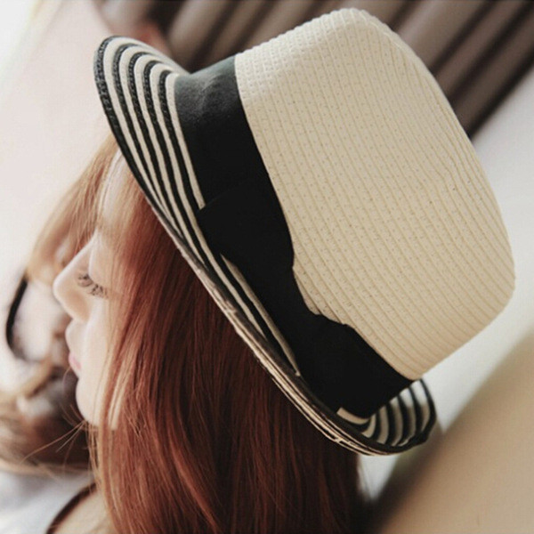 Дамска шапка с декорация панделка в три цвята