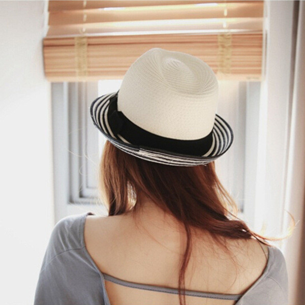 Дамска шапка с декорация панделка в три цвята