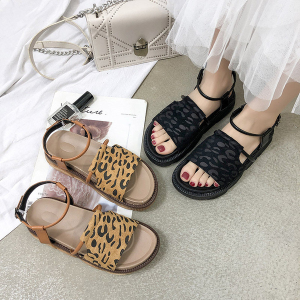 Ежедневни дамски сандали с леопардов десен в черен и кафяв цвят