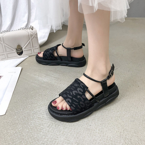 Ежедневни дамски сандали с леопардов десен в черен и кафяв цвят