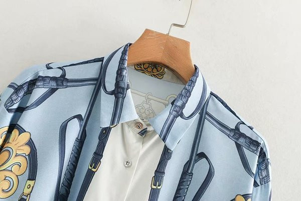 Дамска риза с класическа яка и дълъг ръкав с шарен десен 