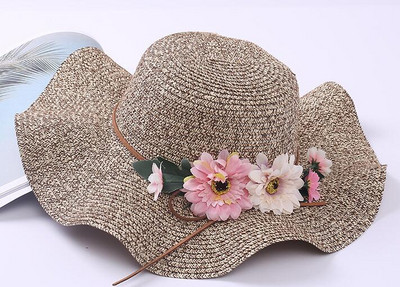 Модерна дамска плажна шапка с декорация цветя в четири цвята