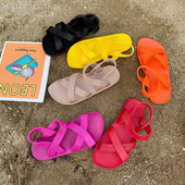 Ежедневни дамски сандали с равна подметка в различни цветове