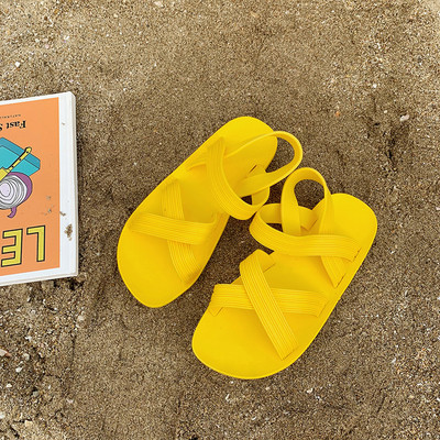 Ежедневни дамски сандали с равна подметка в различни цветове