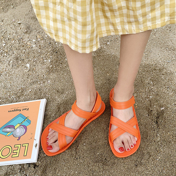 Ежедневни дамски сандали с равна подметка в различни цветове