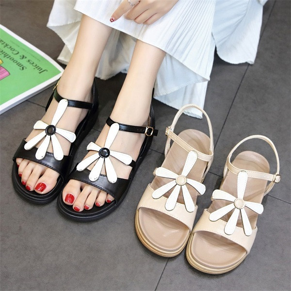 Ежедневни дамски сандали от еко кожа в черен и бежов цвят