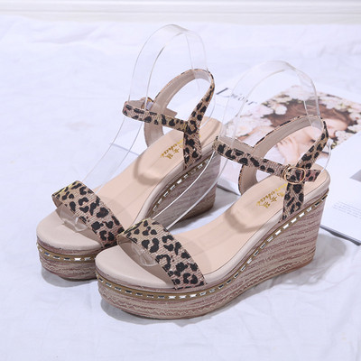 Дамски сандали с леопардов десен и платформа в три цвята