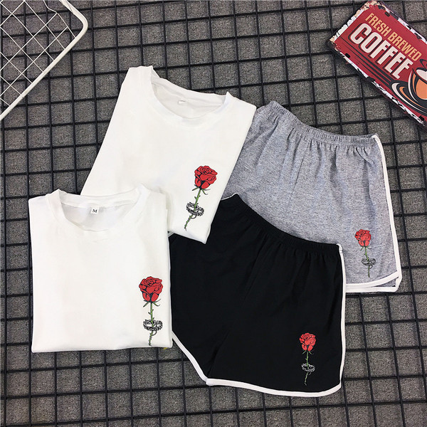 Ежедневен дамски комплект от две части с апликация в черен и сив цвят