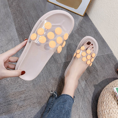 Ежедневни дамски чехли в два цвята на точки