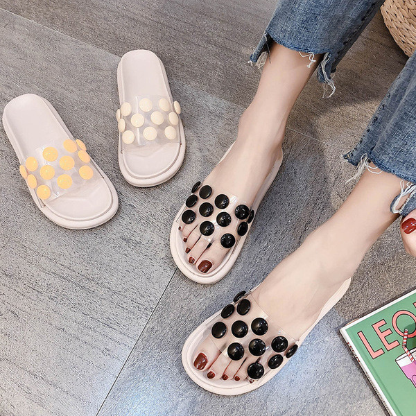 Ежедневни дамски чехли в два цвята на точки 