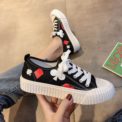 Ежедневни дамски кецове в три цвята с връзки и цветна апликация