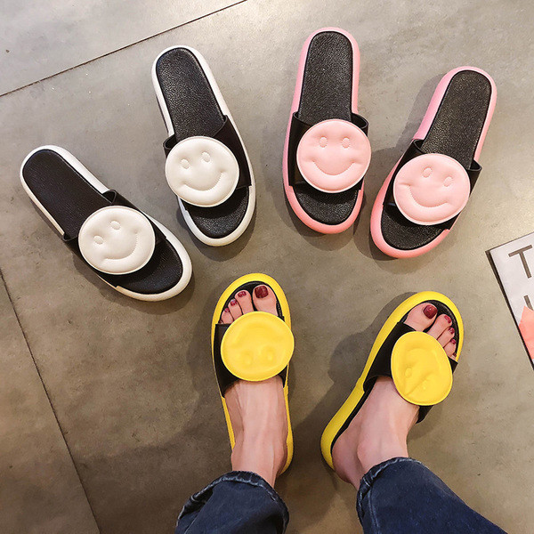 Ежедневни дамски чехли с равна подметка и 3D елемент в три цвята