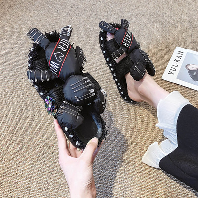 Ежедневни дамски чехли с 3D елемент в четири цвята и равна подметка