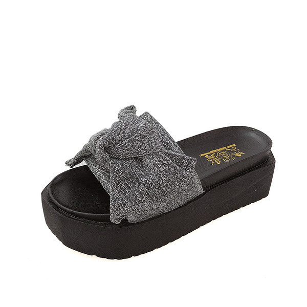 Ежедневни дамски чехли на платформа с панделка в сребрист и черен цвят