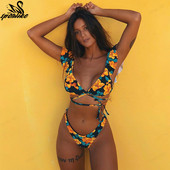 Бански костюм от две части  с флорален десен